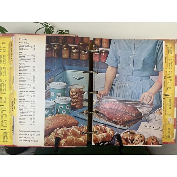Better Homes and Gardens New Cook Book 1962 Revised Second Printing Ring Binder - Picture 5 of 8